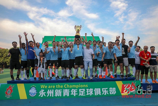 记者：今年夏窗有好几家俱乐部想要李永佳，但津门虎队舍不得放